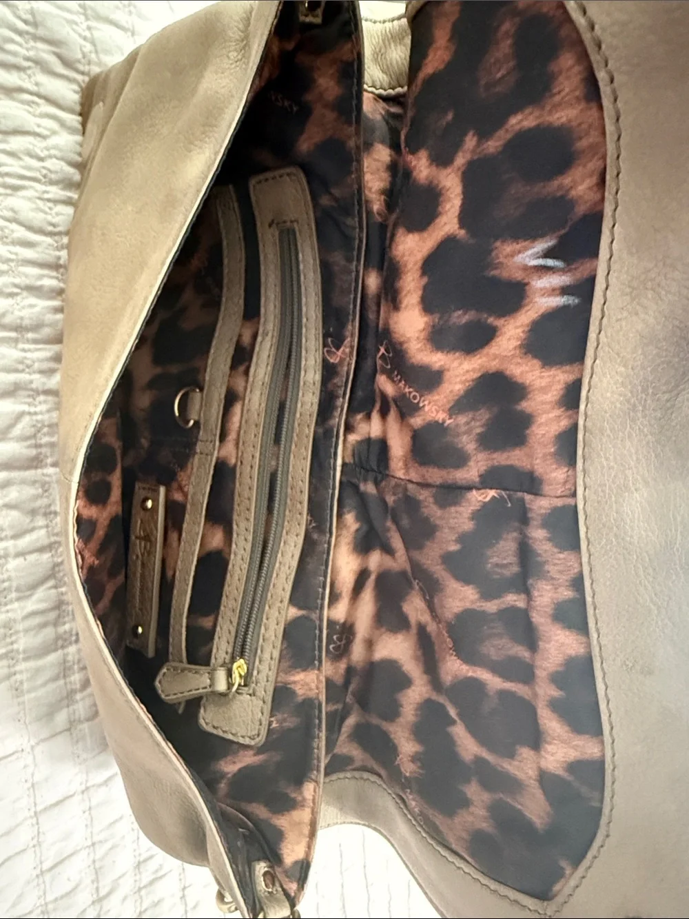 B Makowsky beige leather purse/clutch